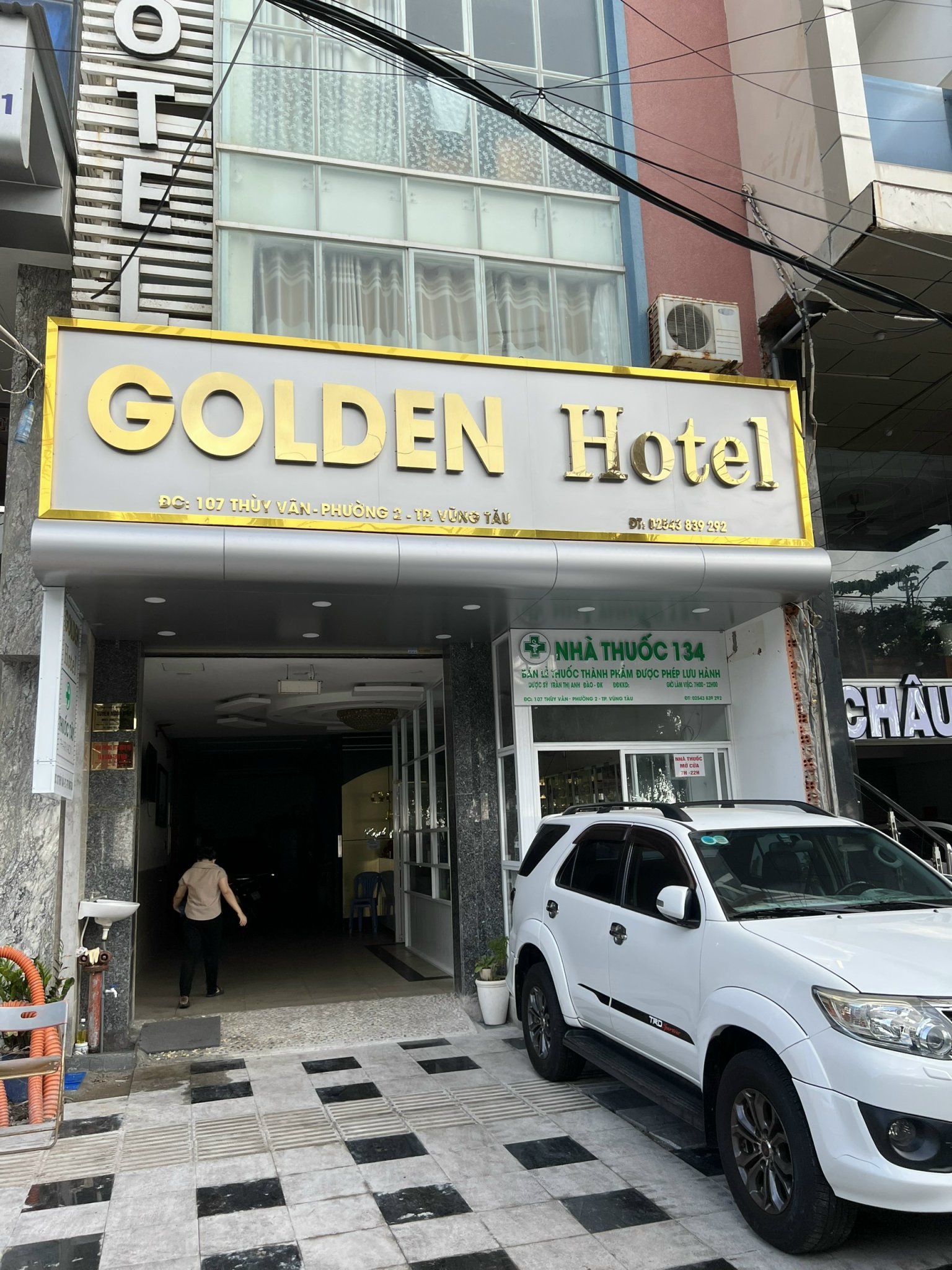 KHÁCH SẠN GOLDEN